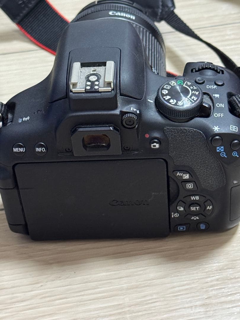 Canon EOS Kiss X8i 一眼レフカメラ レンズ2本セット