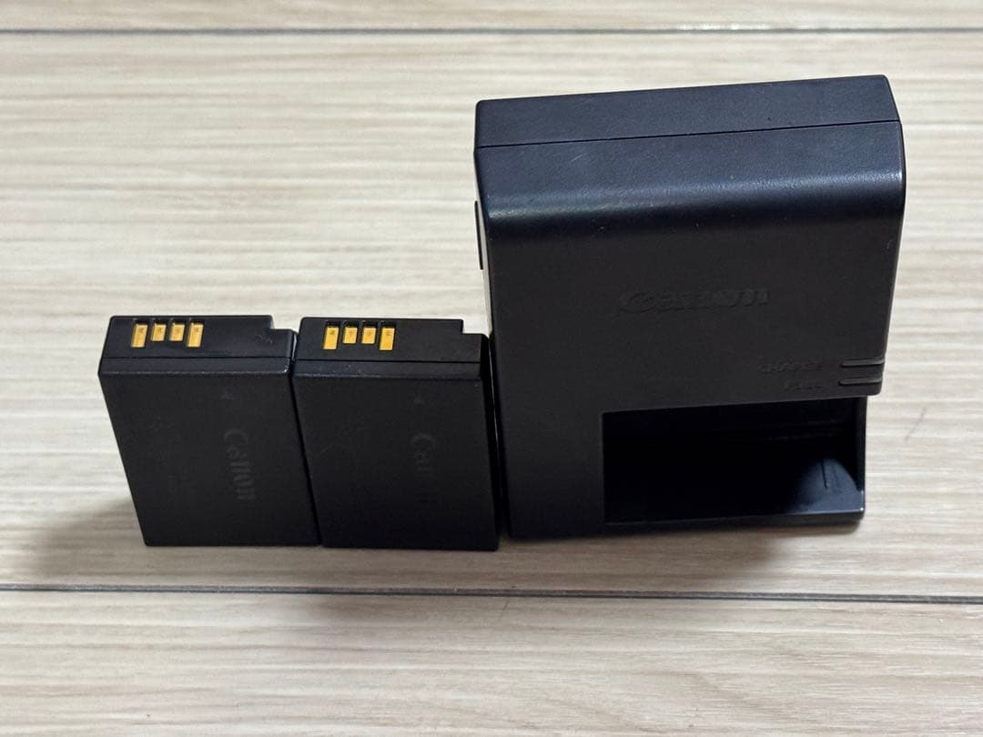 Canon EOS Kiss X8i 一眼レフカメラ レンズ2本セット