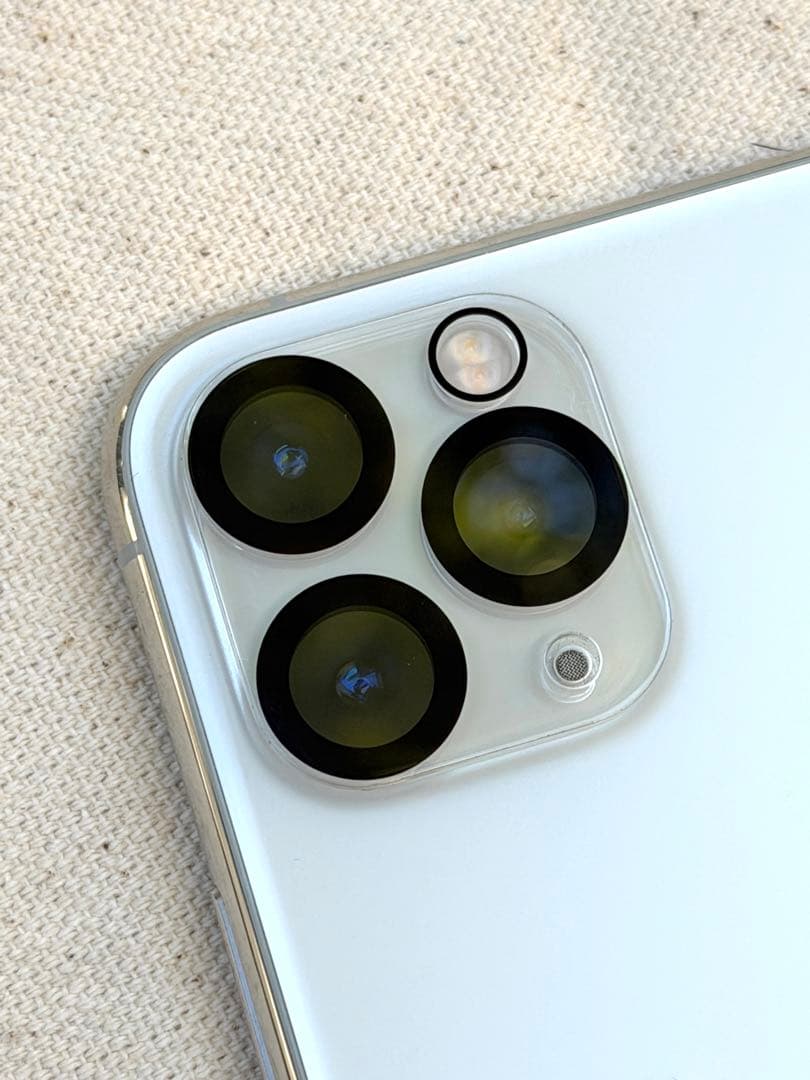 美品　iPhone11pro シルバー　256GB SIMフリー