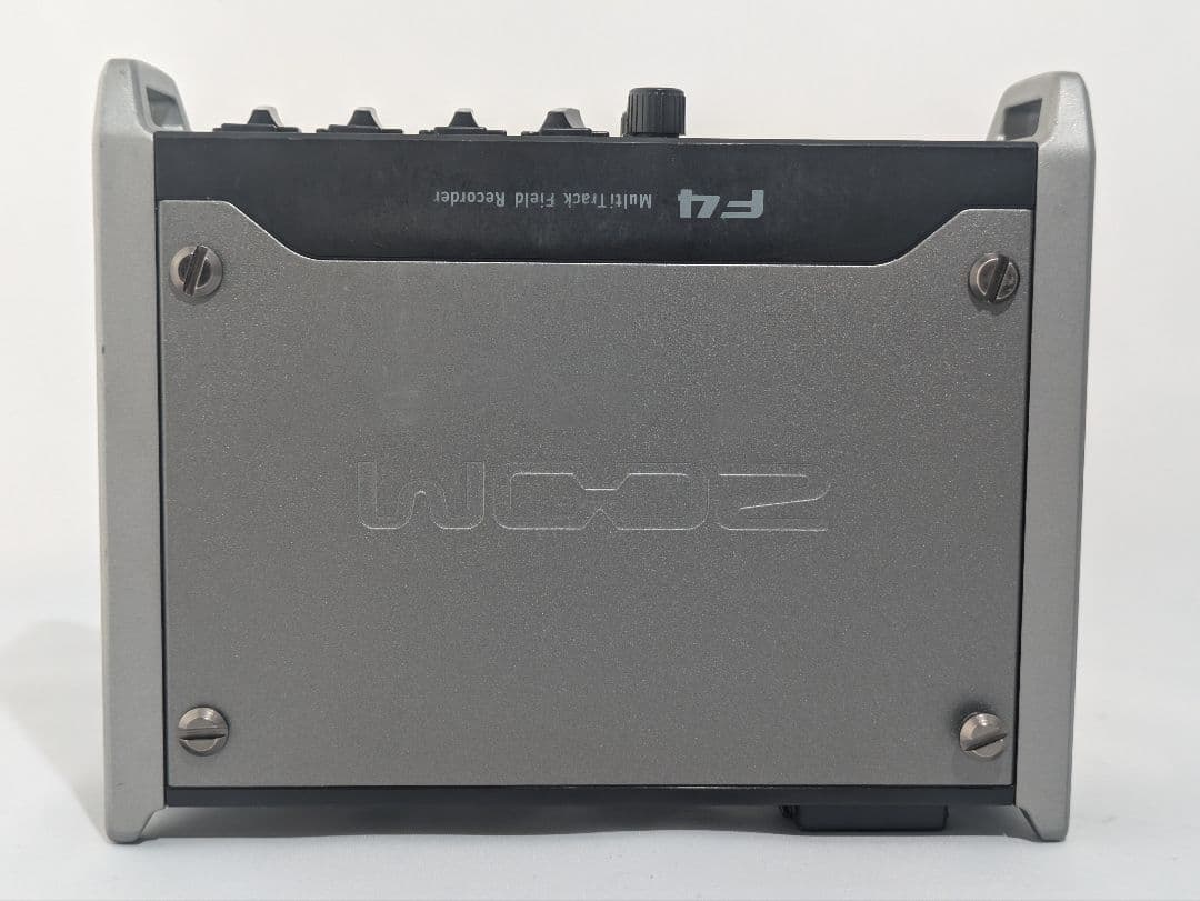 Zoom F4 マルチトラックフィールドレコーダー（8トラック）