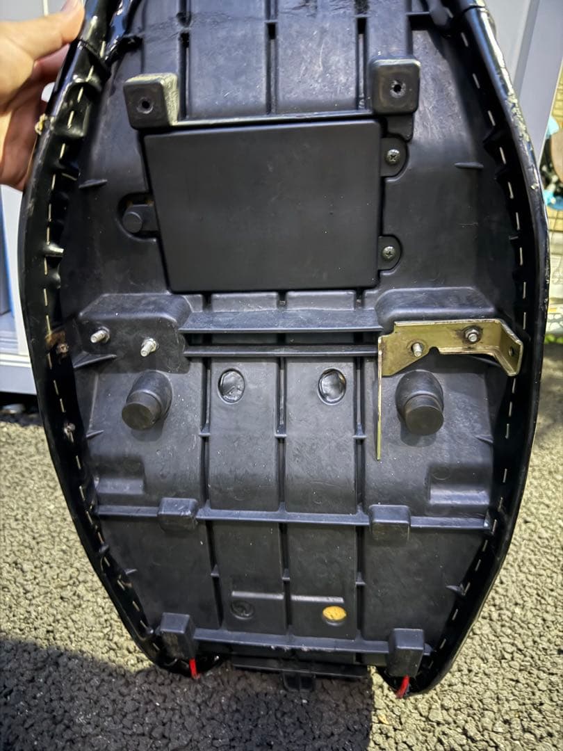 ゼファー400 3段シート