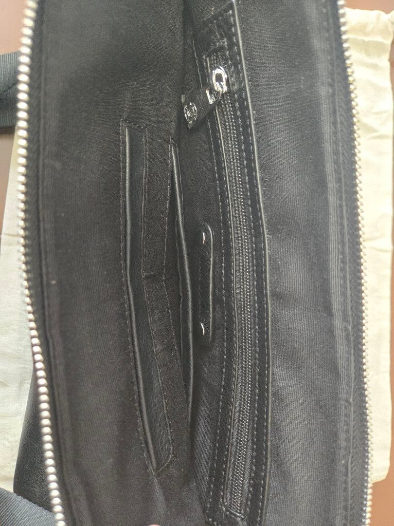 モンブラン　ブラックレザーショルダーバッグ　新品未使用！