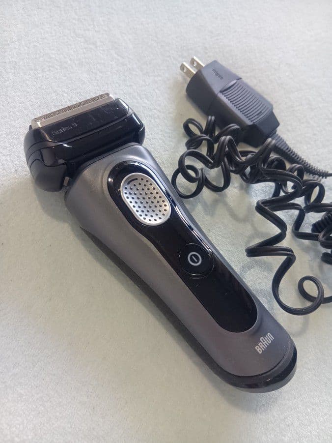 8686様、ブラウン最高峰Series9 充電交流式 新品未使用❣️