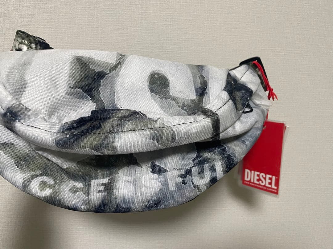 DIESEL ボディバッグ カモフラージュ 新品タグ付き