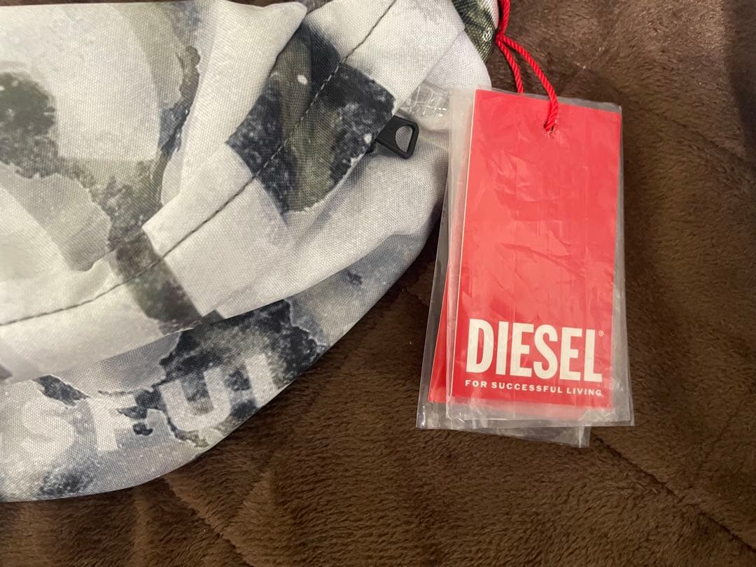 DIESEL ボディバッグ カモフラージュ 新品タグ付き