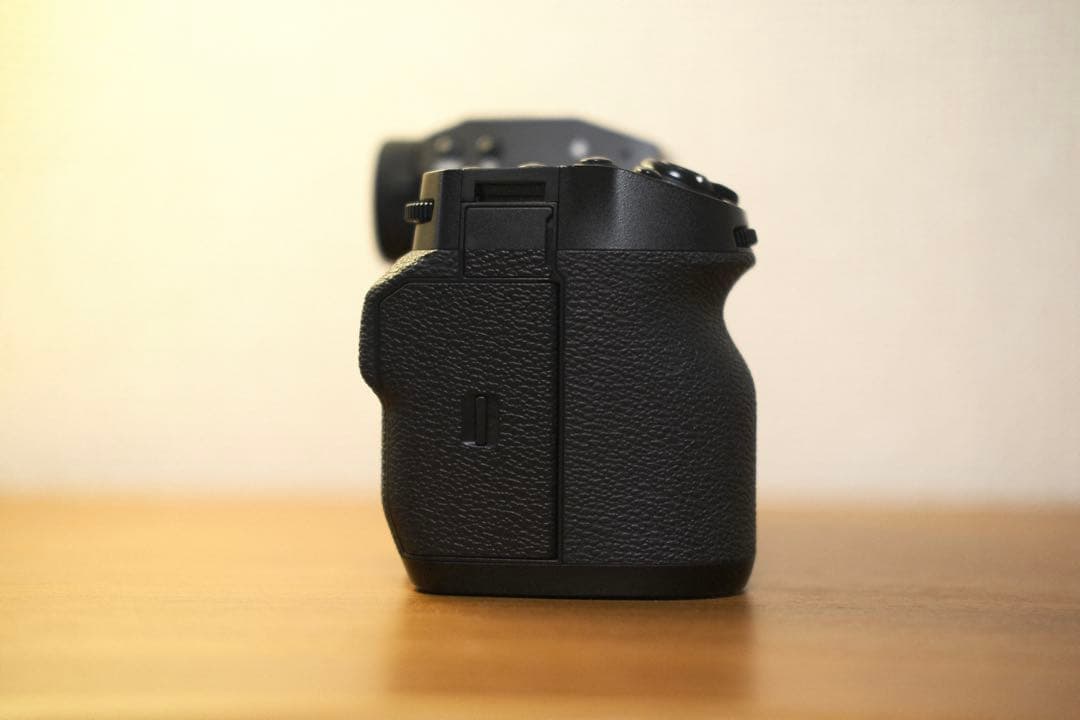 FUJIFILM X-H2S ボディ 美品　動作良好 シャッター8817枚