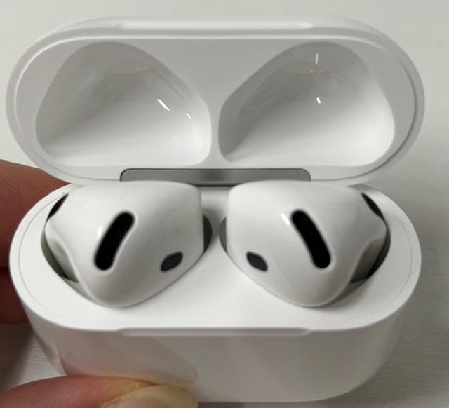 【ほぼ未使用】Apple AirPods4 MXP63J/A