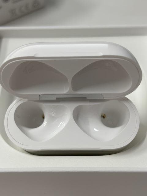 【ほぼ未使用】Apple AirPods4 MXP63J/A
