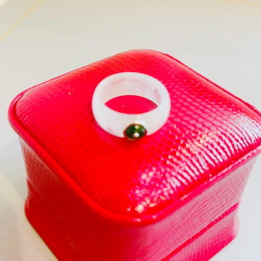 氷翡翠　ホワイト　リング　パワーストーン　8号