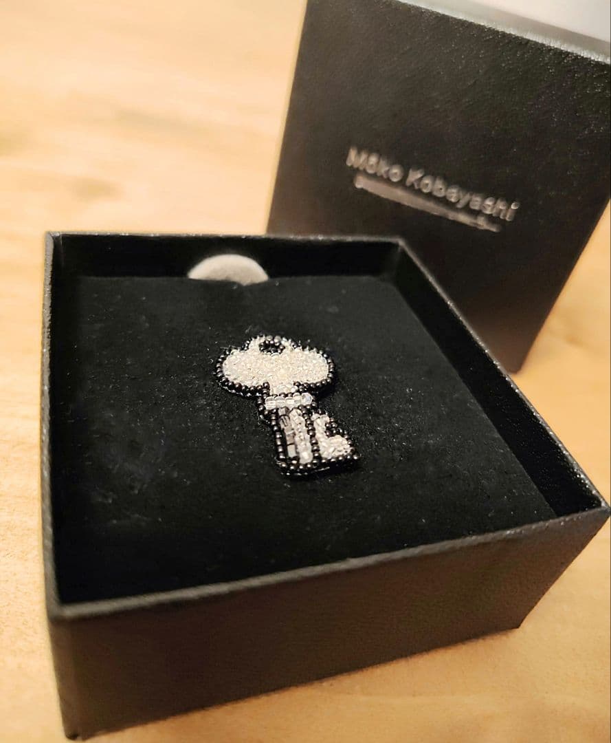 小林モー子_Moko Kobayashi／カギ（シルバー）PIN