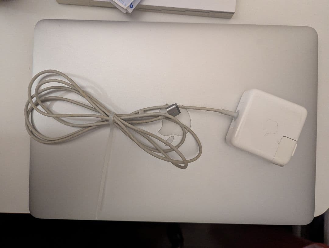 MacBook Air 2014 (macOS Big Sur) 充電器付き