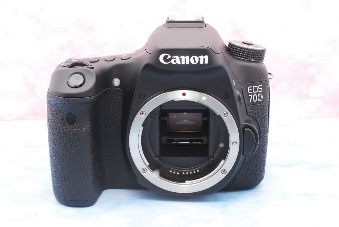 Canon EOS 70D★一眼レフカメラ★超望遠レンズ付★Wi-Fi