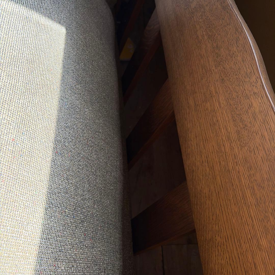 飛騨産業（キツツキマーク）より「木かげ」シリーズの3人掛けソファ