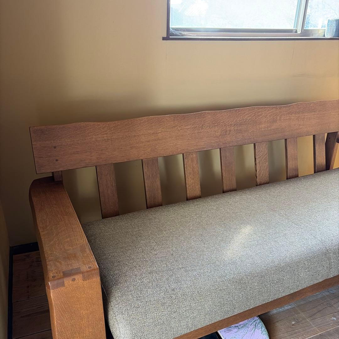 飛騨産業（キツツキマーク）より「木かげ」シリーズの3人掛けソファ