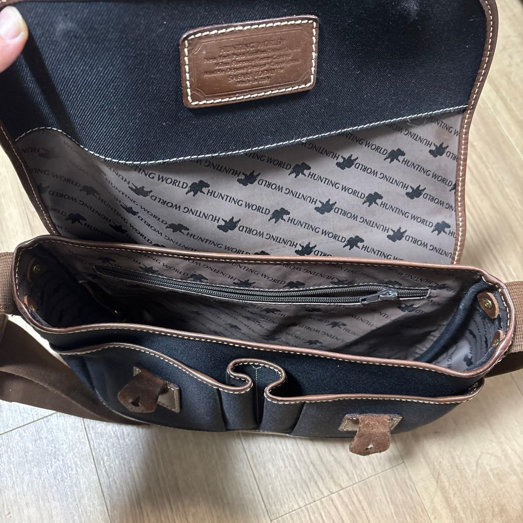 ハンティングワールド　ショルダーバッグ
