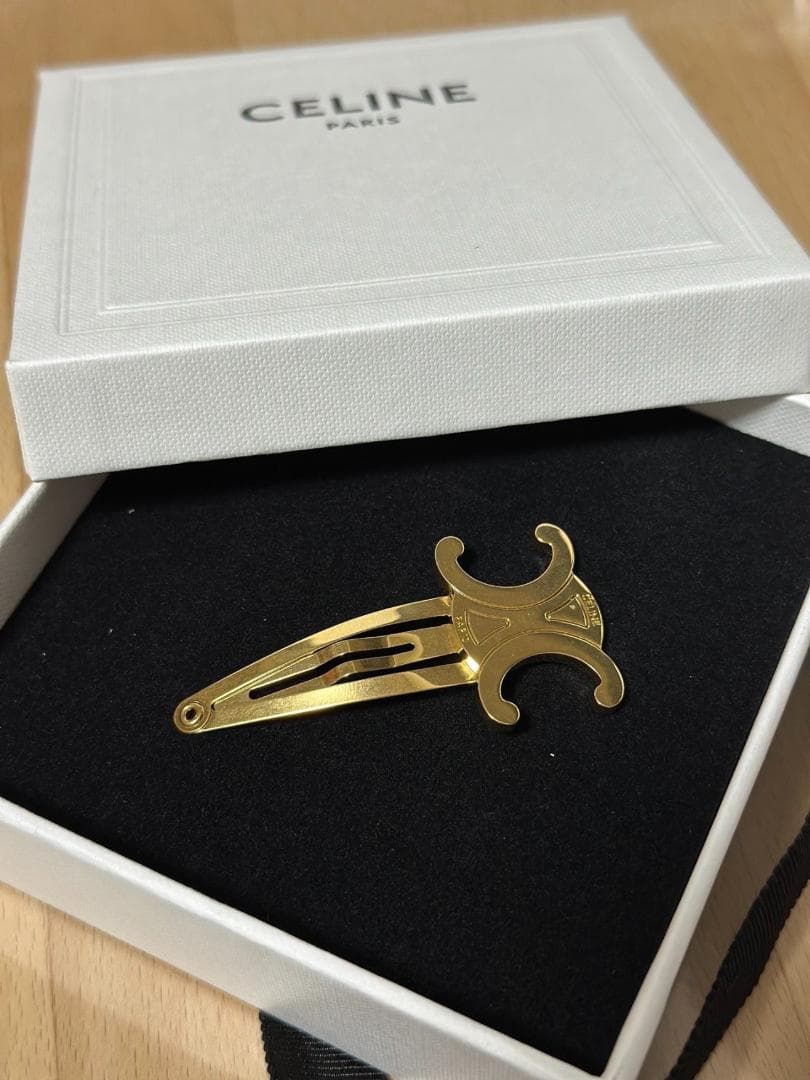 CELINE トリオンフヘアピン1点