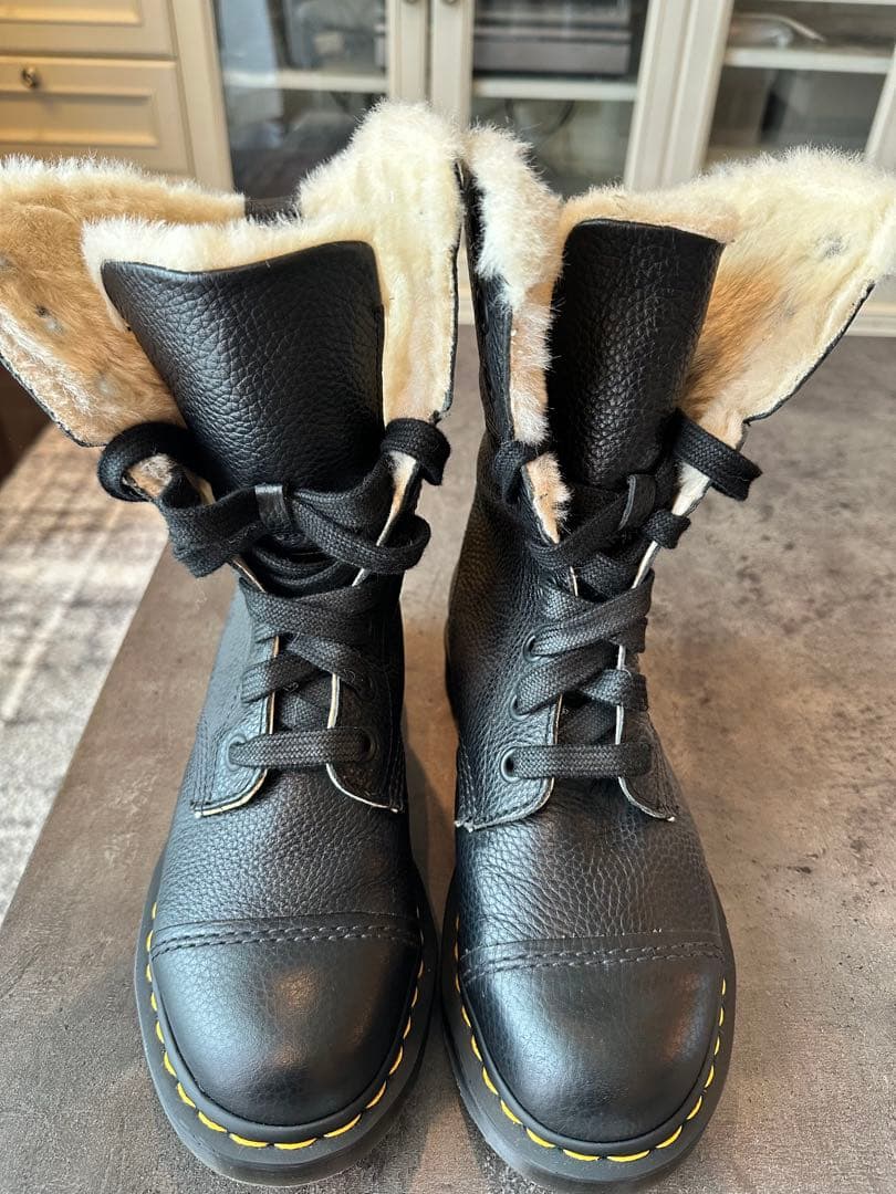 定価50000円！一回のみ使用！ドクターマーチン　ボアブーツ　サイズ39!!
