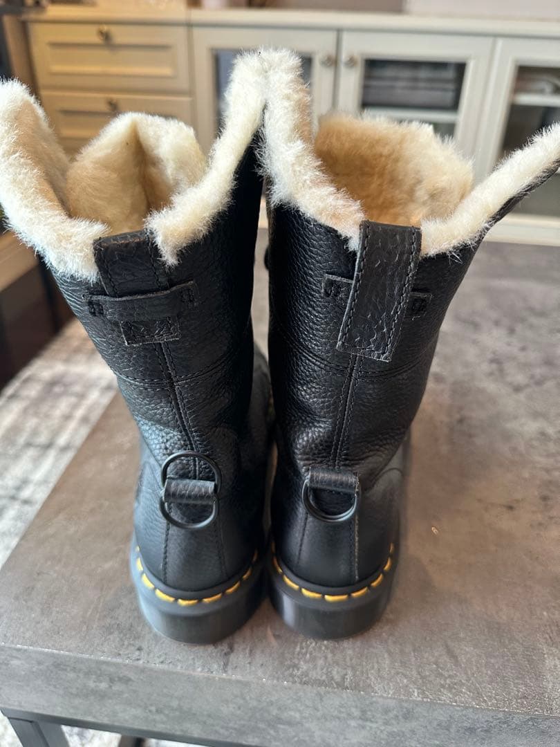 定価50000円！一回のみ使用！ドクターマーチン　ボアブーツ　サイズ39!!