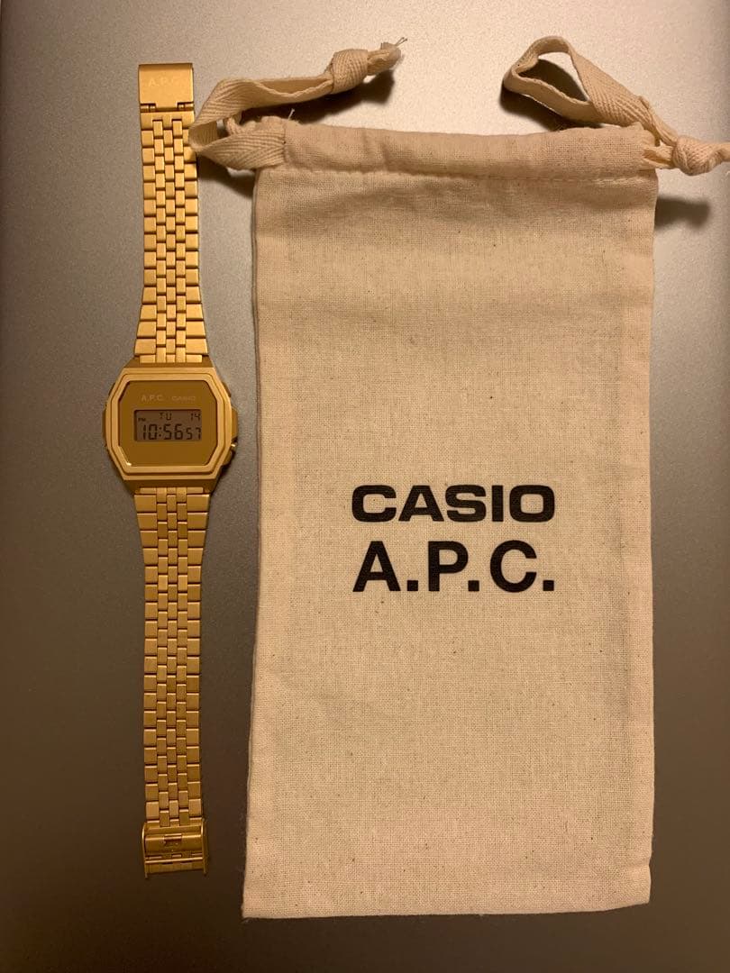 CASIO A.P.C. ゴールド デジタル腕時計