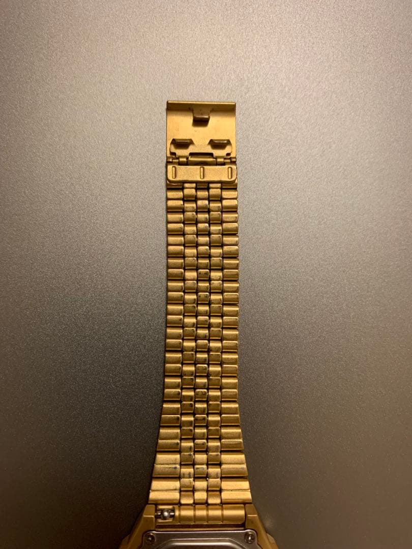 CASIO A.P.C. ゴールド デジタル腕時計