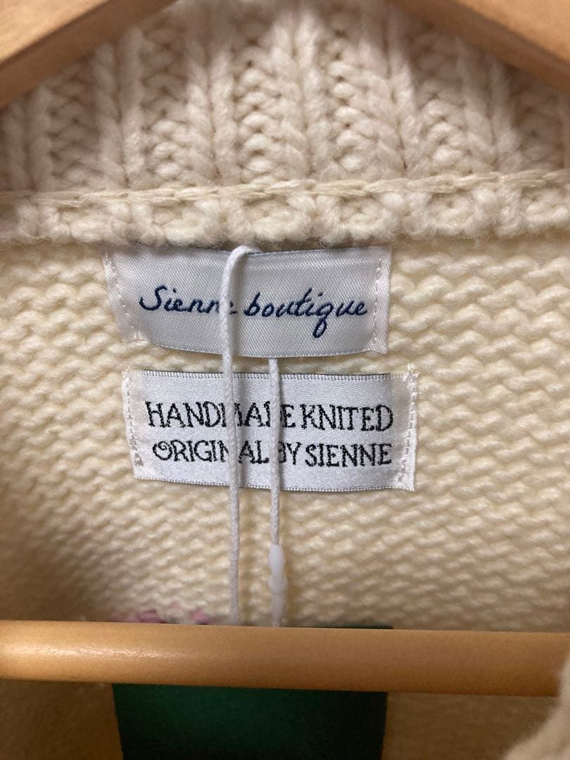 sienneアイボリー 花柄 ニットセーター 長袖