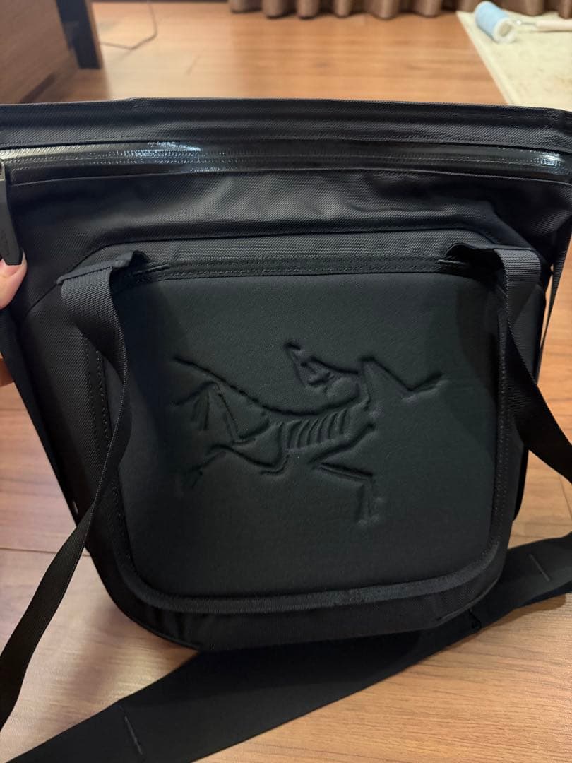 ARC’TERYX / Arro8 Shoulder bag