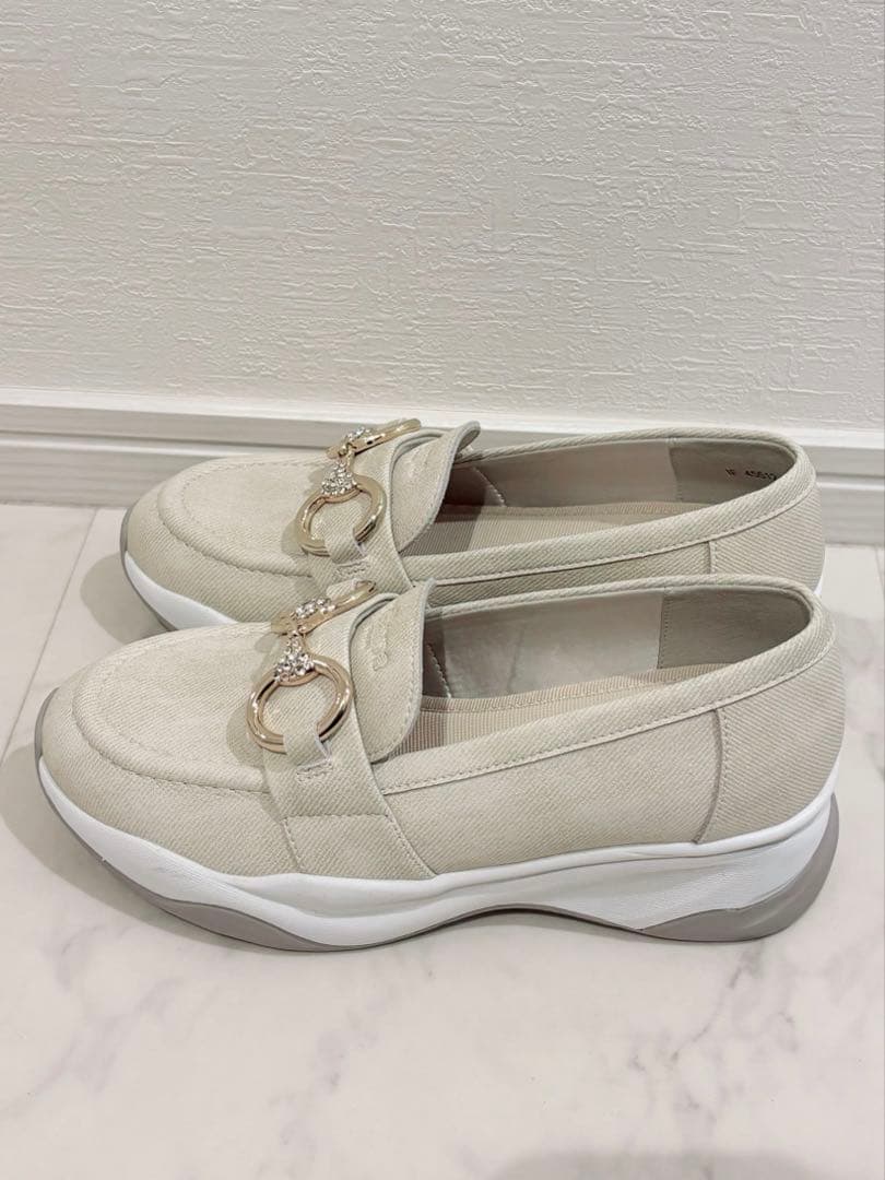 プラスダイアナ ＋diana カジュアルビットローファー アイボリー人工スムース