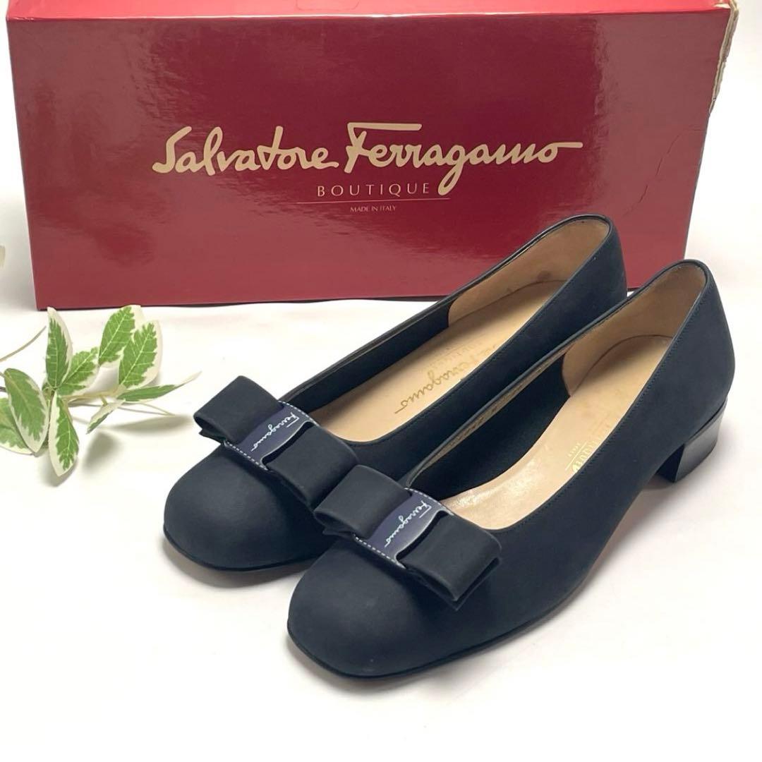 フェラガモ ヴァラ リボン パンプス ヌバック 23cm レディース ブルー系