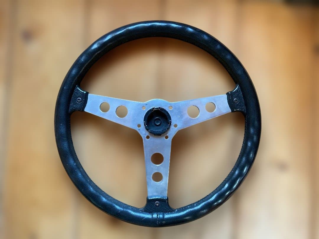 クラシックミニ用ボス付きHelleboreステアリング３３パイ