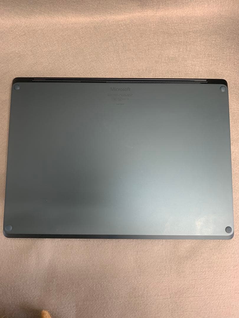 Microsoft surface laptop GO 第１世代