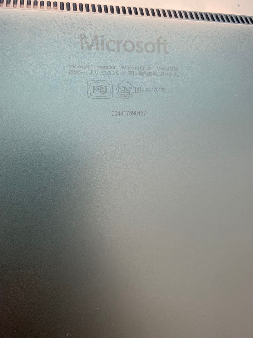 Microsoft surface laptop GO 第１世代