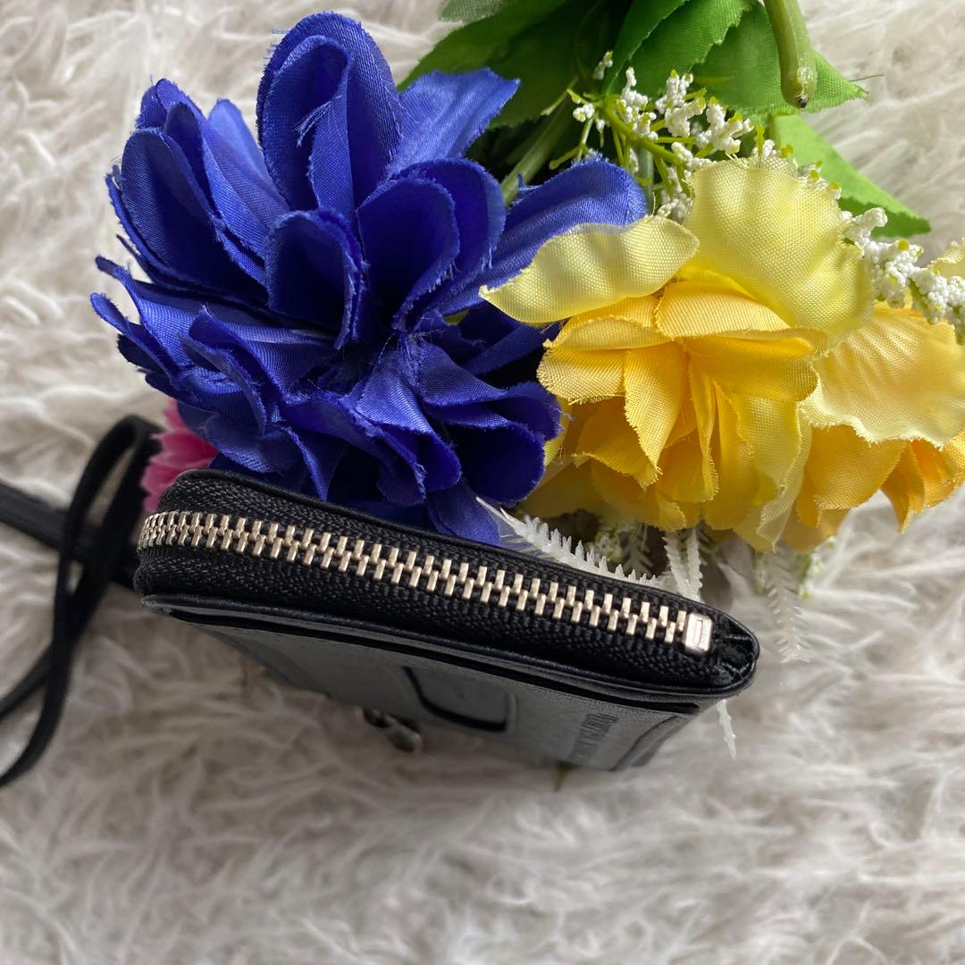 ヒステリックグラマー　ロゴスタッズ　ラウンドジップ　ミニウォレット　ネック