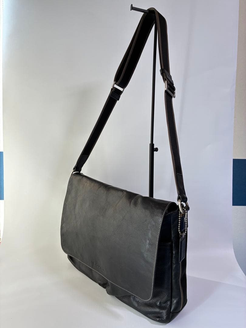 COACH ブラックレザー ショルダーバッグ