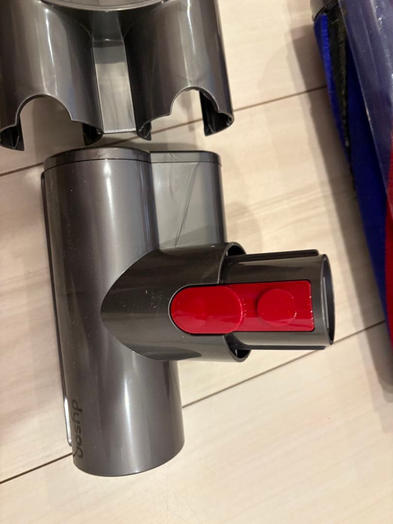 ★ダイソン★ 美品！Dyson V8 Slim Fluffy Extra