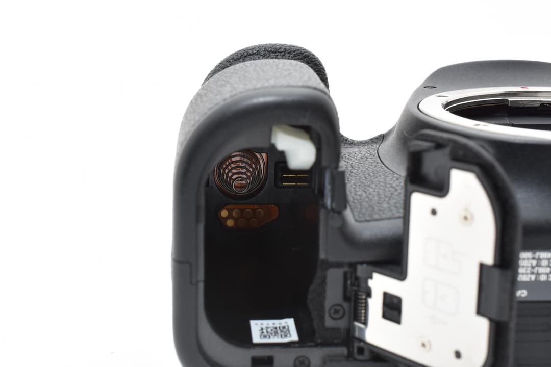 Canon EOS 6D Mark II ボディ 0171