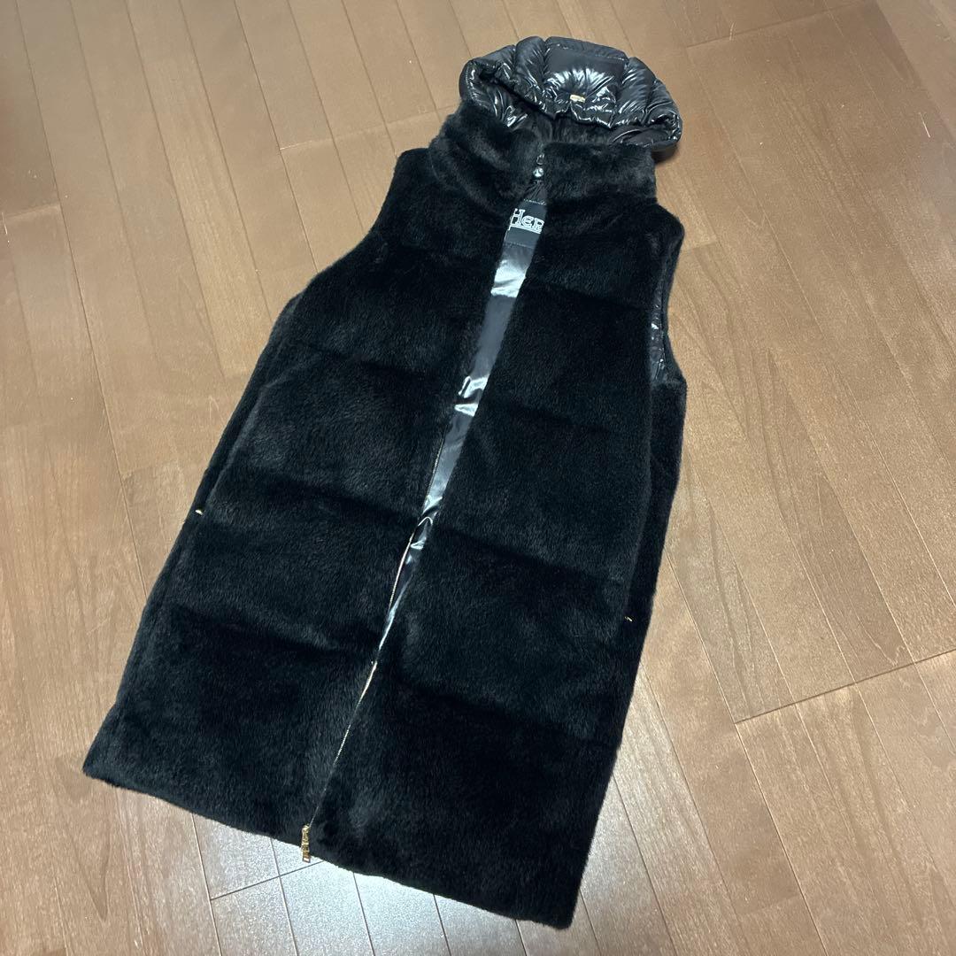 HERNO ブラック エコファーベスト　おしゃれ！梅田阪急店購入！完売　ブラック