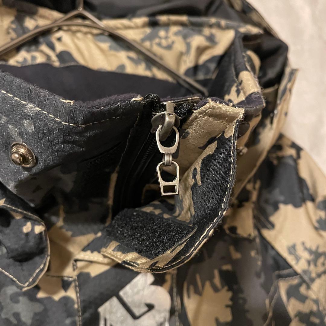 Burtonバートンスキーウェアスノーボードジャケットパーカーカモ総柄黒ブラック