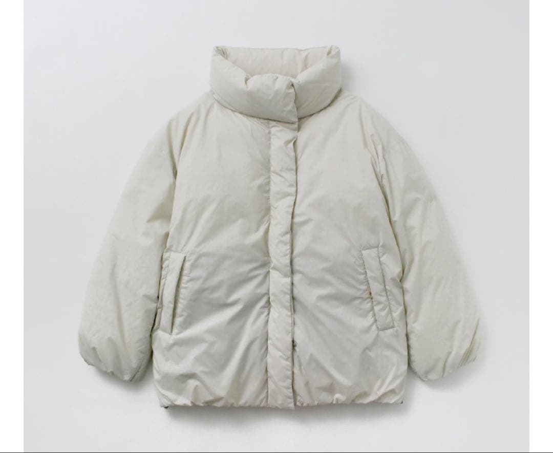 みぃ　NANGAナンガ　スタンドカラーダウンジャケット　WS ホワイト