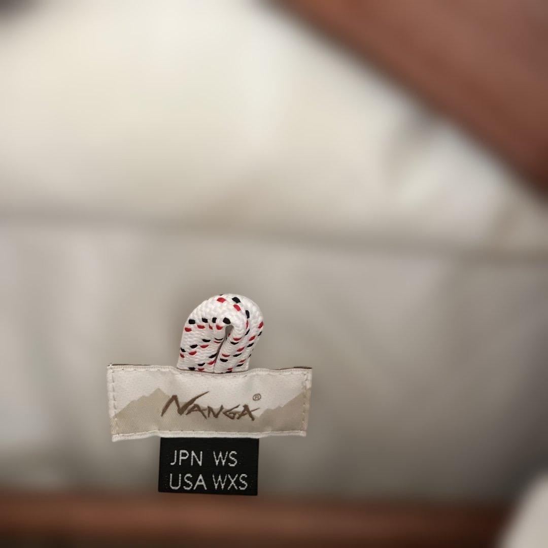 みぃ　NANGAナンガ　スタンドカラーダウンジャケット　WS ホワイト