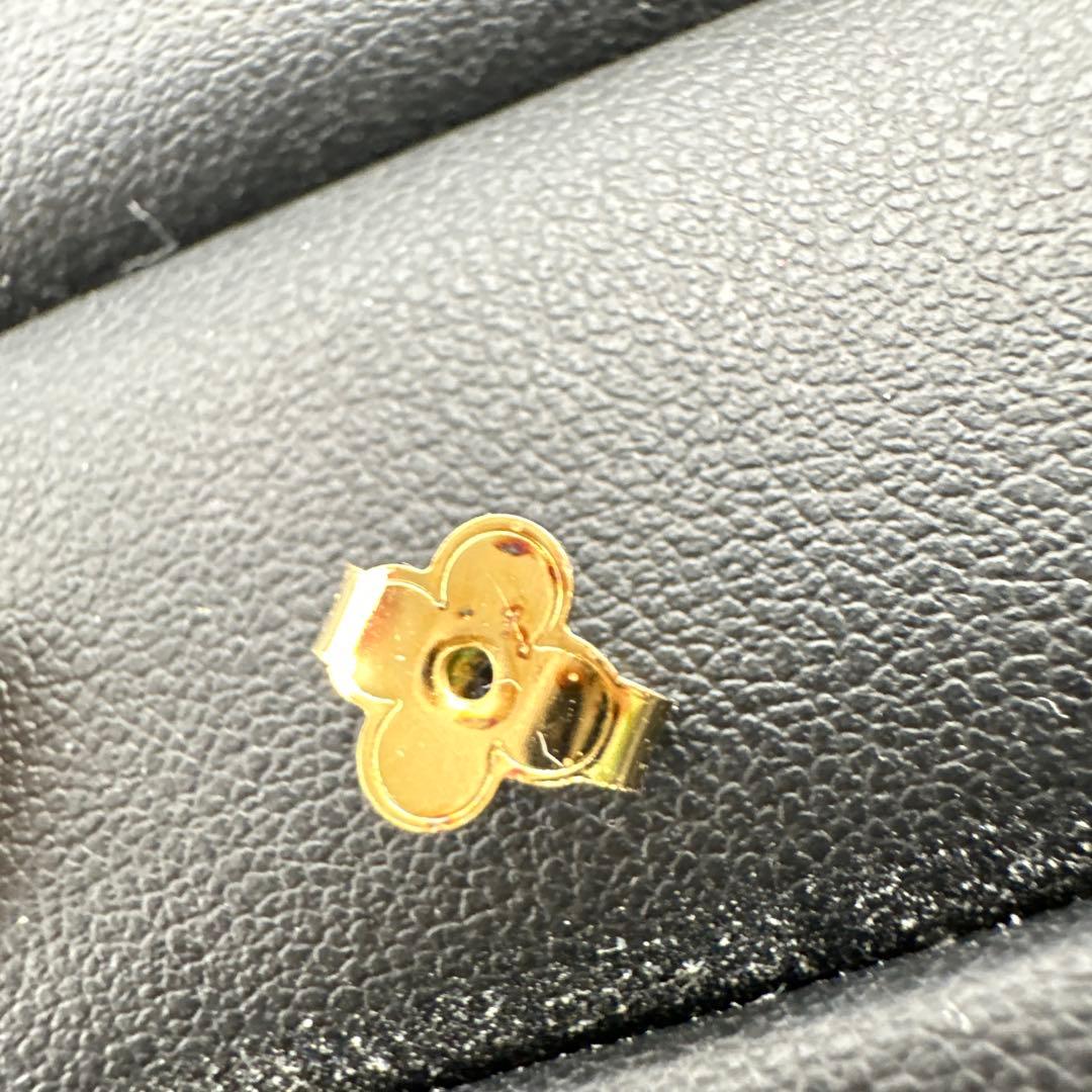 Louis Vuitton ロゴ型ピアス　ゴールド　(片耳用)