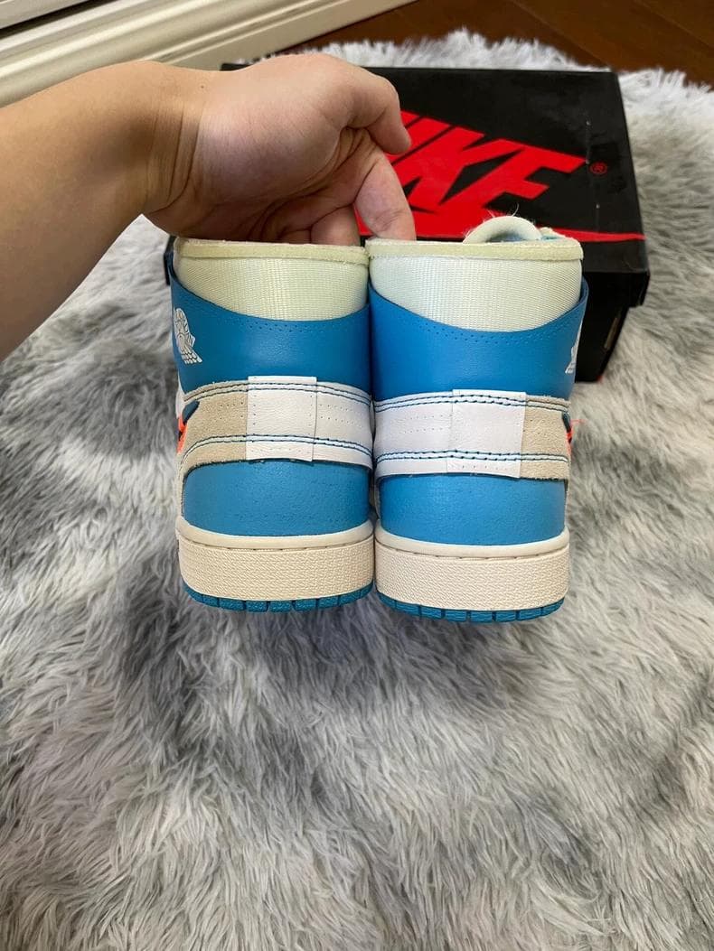 Off-White × Nike Air Jordan 1 UNC