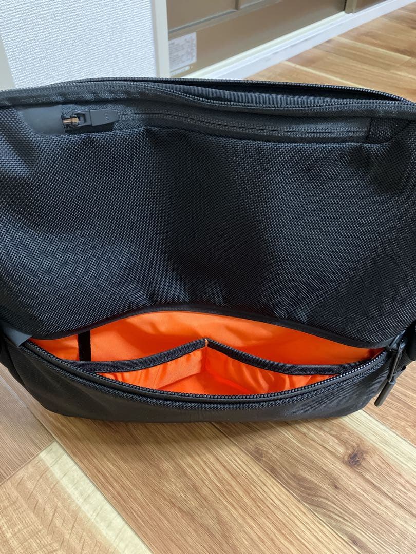 AER × OSHMAN'S シティメッセンジャー