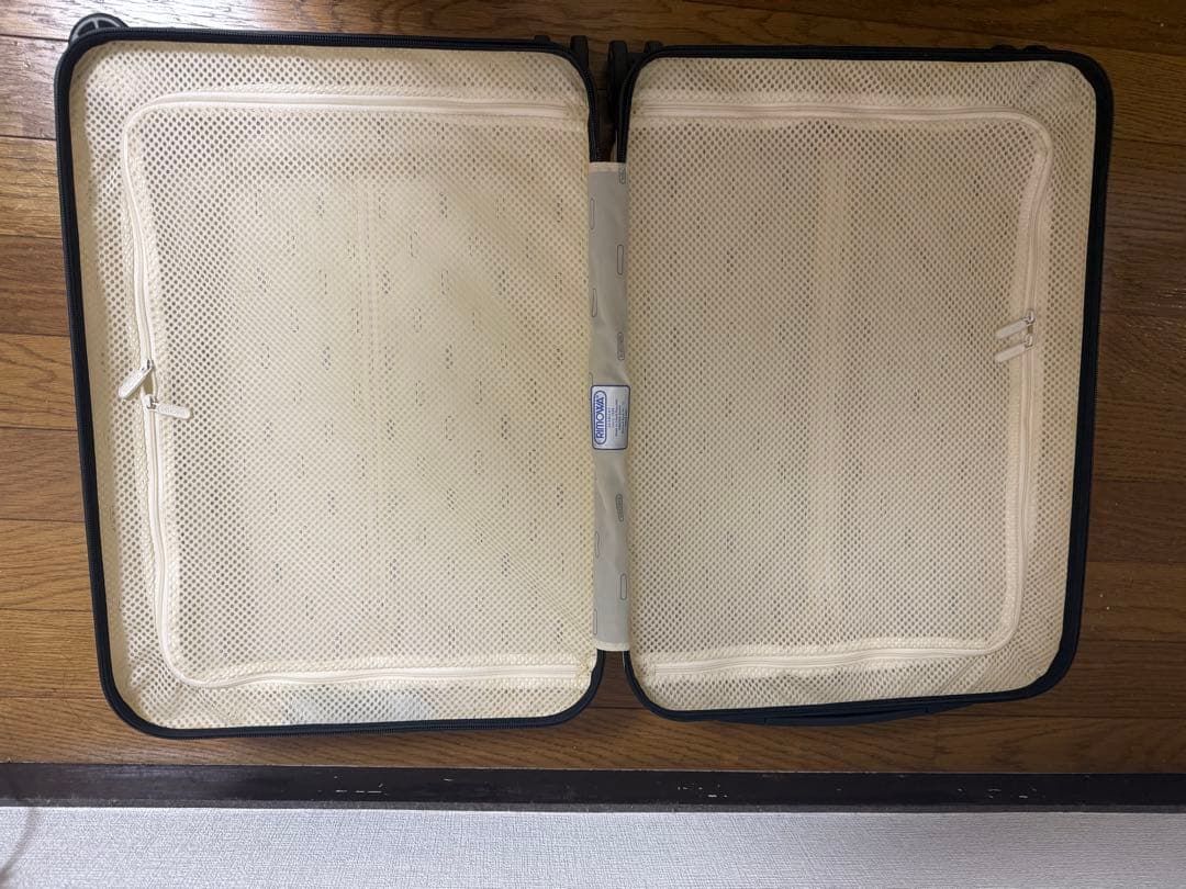 リモワ サルサエアー 32L 機内持ち込み 4輪　ホワイト　白