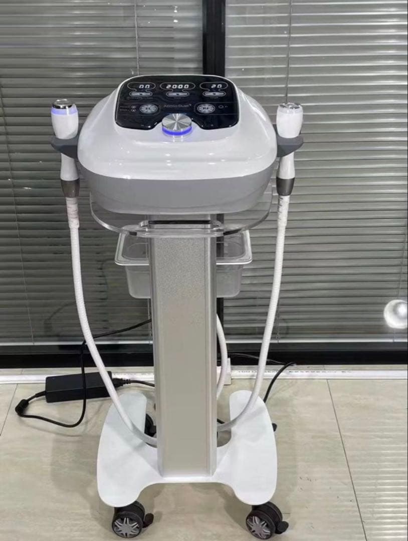 エレクトロポレーション RF美顔器　美容機器　美容液導入