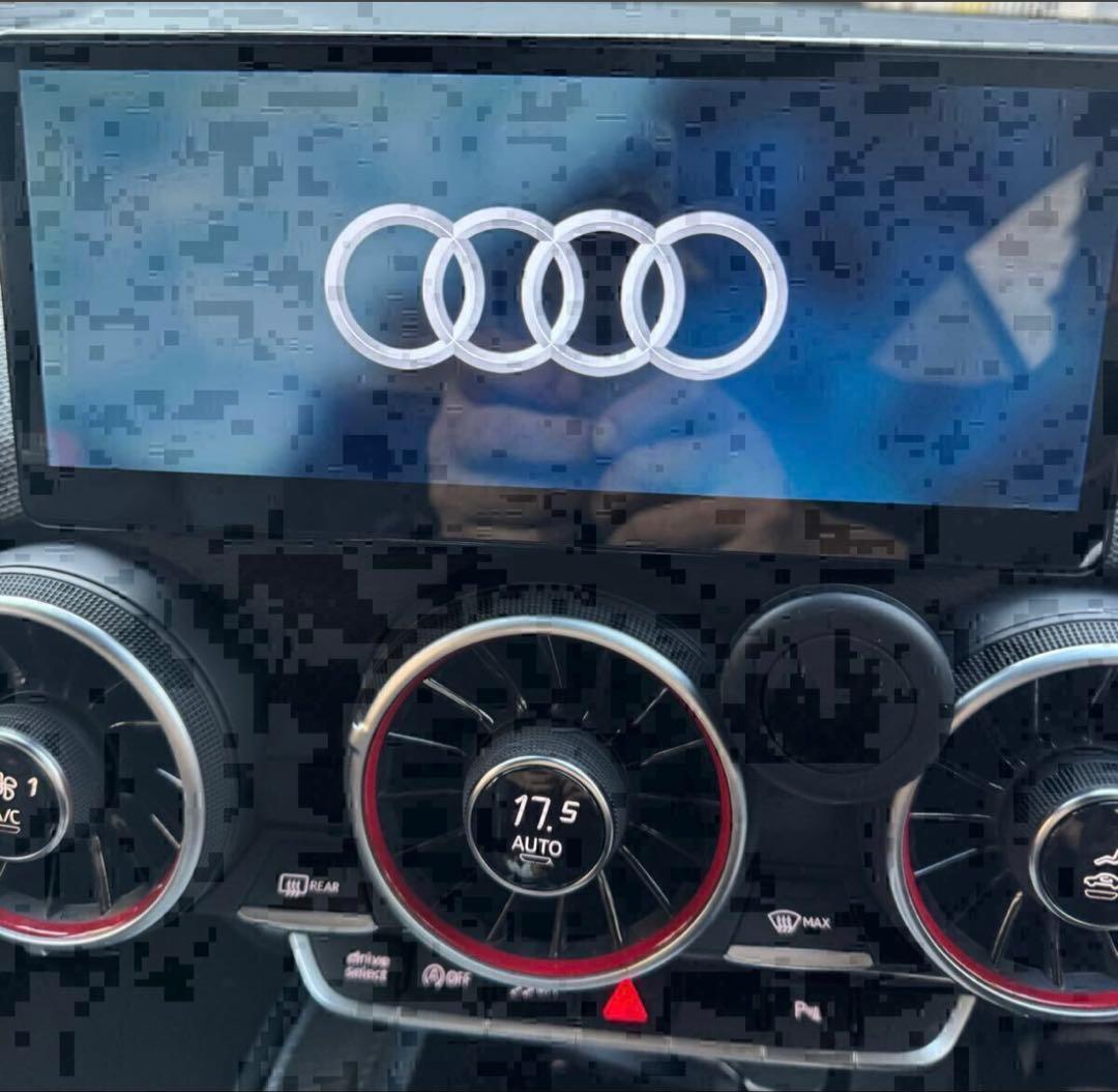 数量限定、AUDI TT（8S）専用モニターステー　非売品（艶消し黒塗装済み）