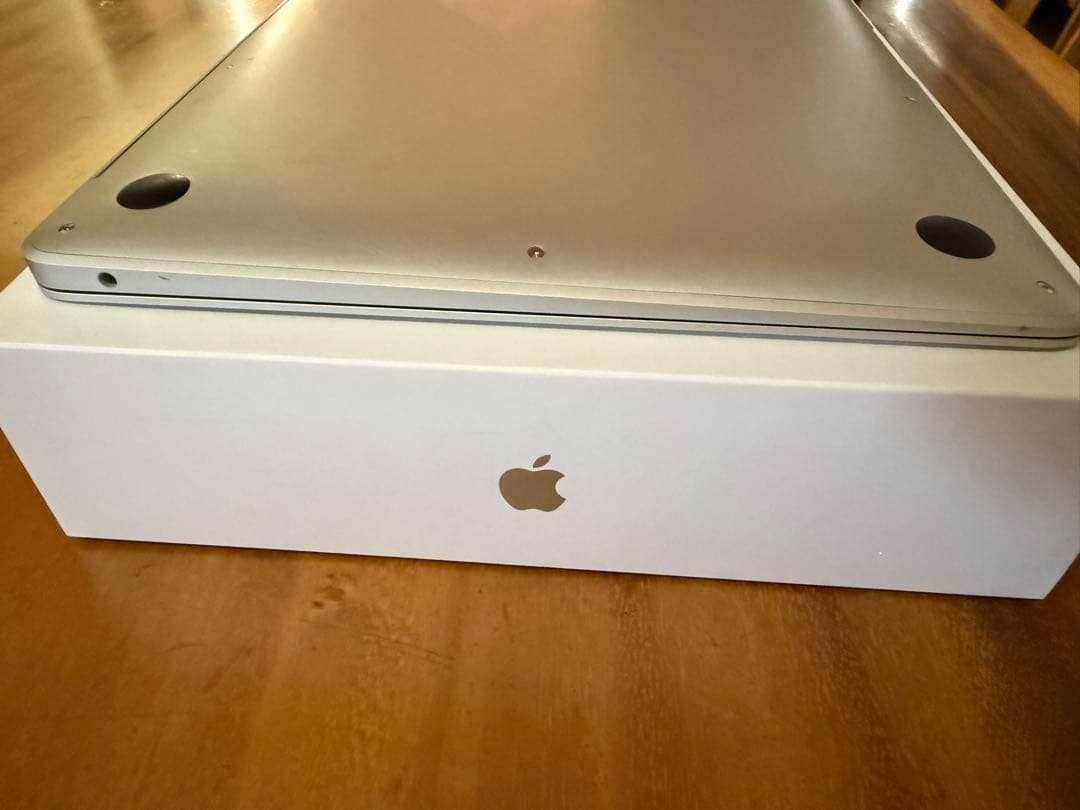 【美品】MacBook Air M1 シルバー256GB バッテリー85%