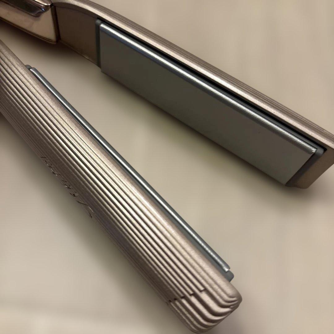 ReFa PRO＋　ストレートアイロン　シャンパングレージュ