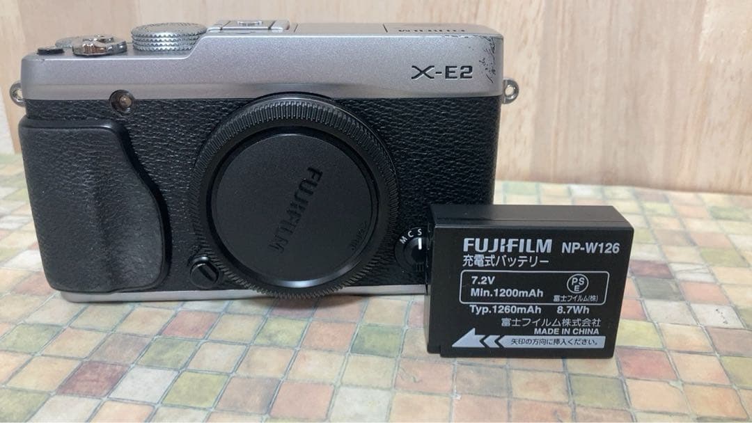 Fujifilm X-E2 ボディ　ミラーレス一眼カメラ