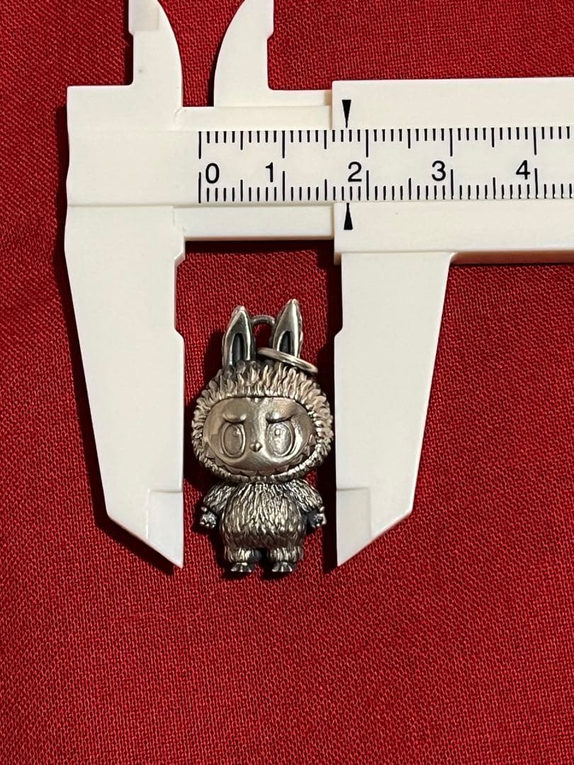 ラブブペンダントトップシルバー新品超希少‼️POPMARTゲーム•おもちゃ•グッズ