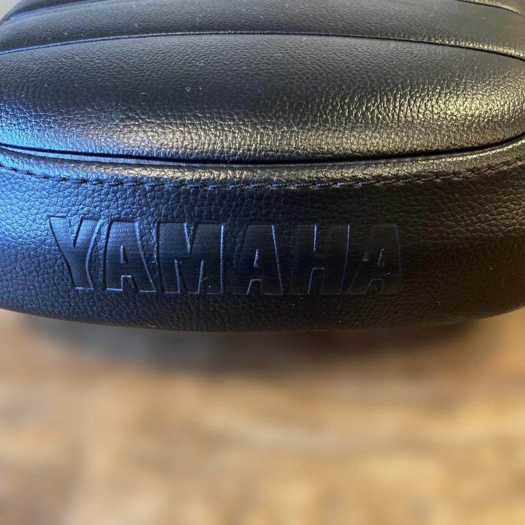 YAMAHA ヤマハxsr125 シート(自前で中身をカスタム)